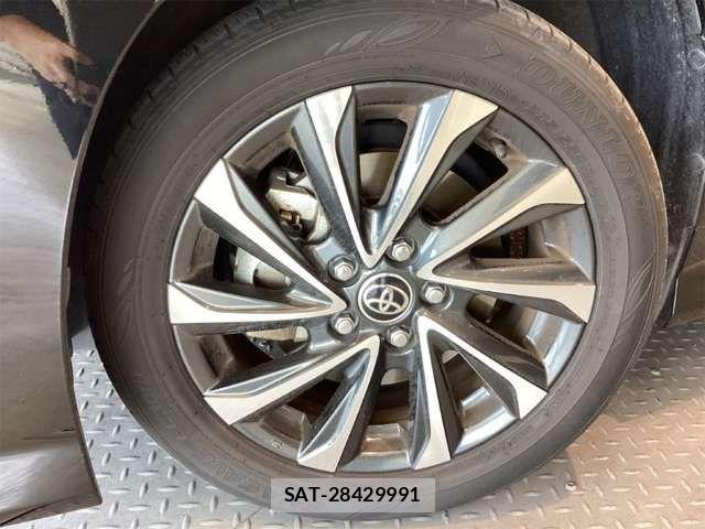 Toyota VOXY HYBRID 2023-02 6915275-15