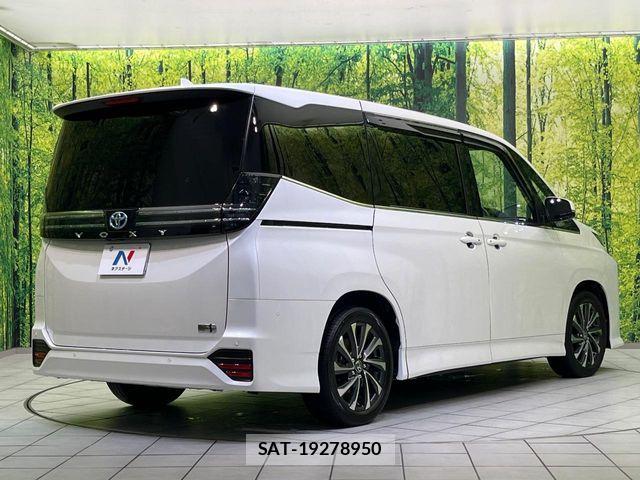 Toyota VOXY HYBRID 2024-02 6915269-17