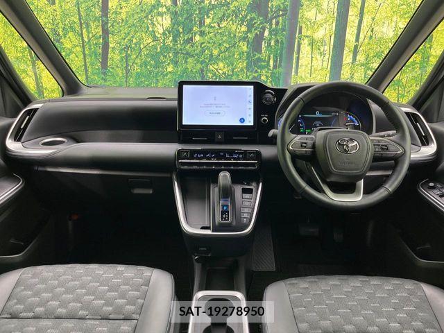 Toyota VOXY HYBRID 2024-02 6915269-1