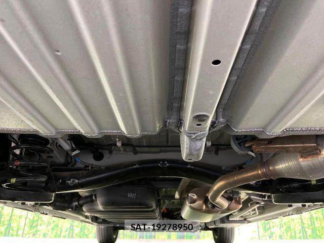 Toyota VOXY HYBRID 2024-02 6915269-19