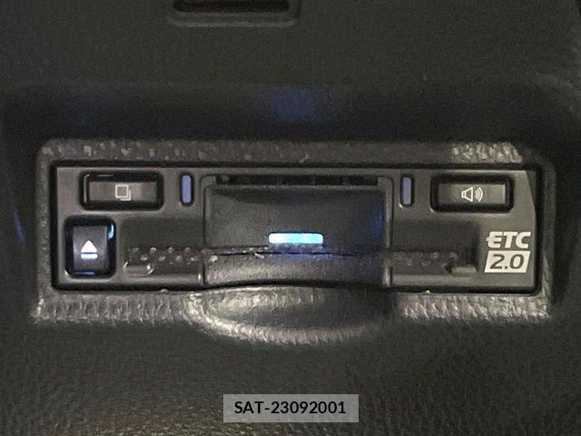 Toyota VOXY HYBRID 2025-10 6915271-6