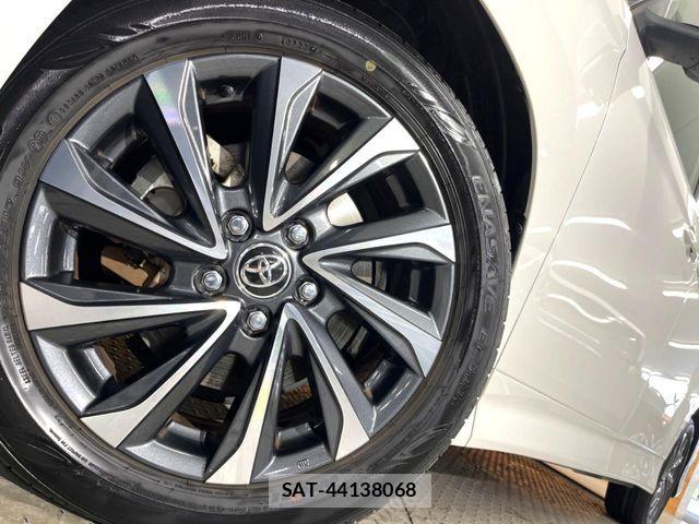 Toyota VOXY HYBRID 2023-08 6915266-12