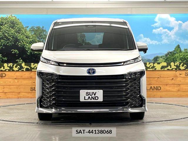 Toyota VOXY HYBRID 2023-08 6915266-13