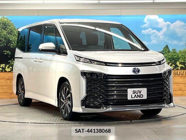Toyota VOXY HYBRID 2023-08 6915266-15