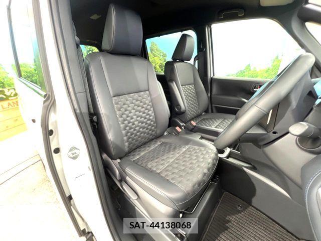 Toyota VOXY HYBRID 2023-08 6915266-6