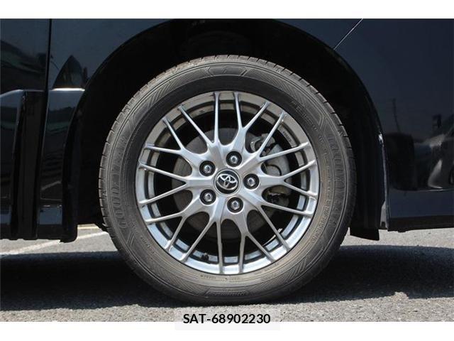 Toyota VOXY HYBRID 2018-06 6915313-11