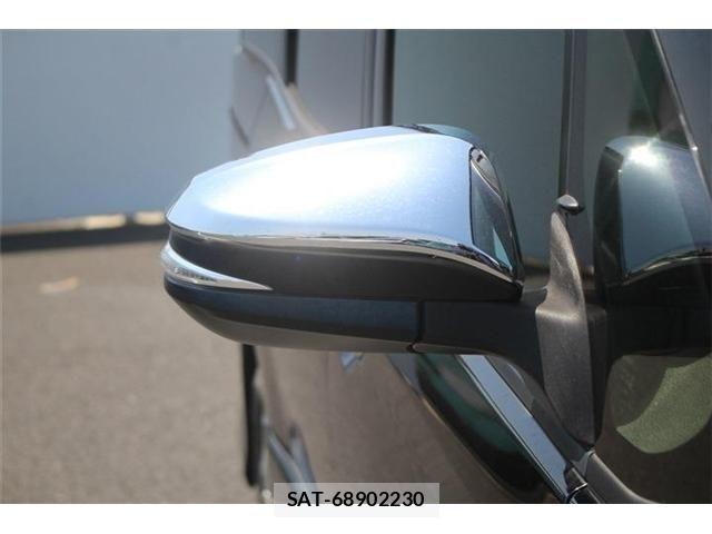 Toyota VOXY HYBRID 2018-06 6915313-14