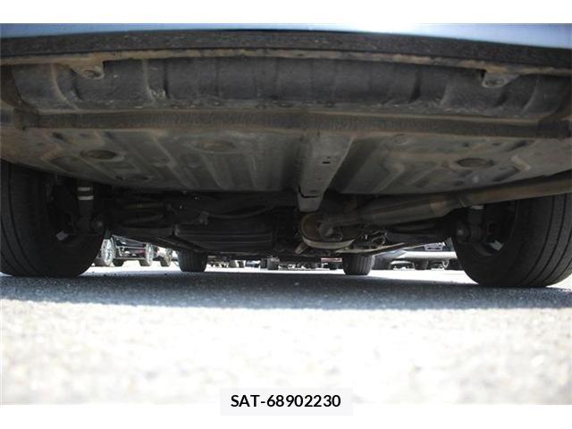 Toyota VOXY HYBRID 2018-06 6915313-15