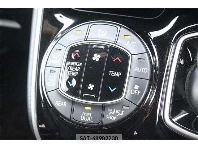 Toyota VOXY HYBRID 2018-06 6915313-25