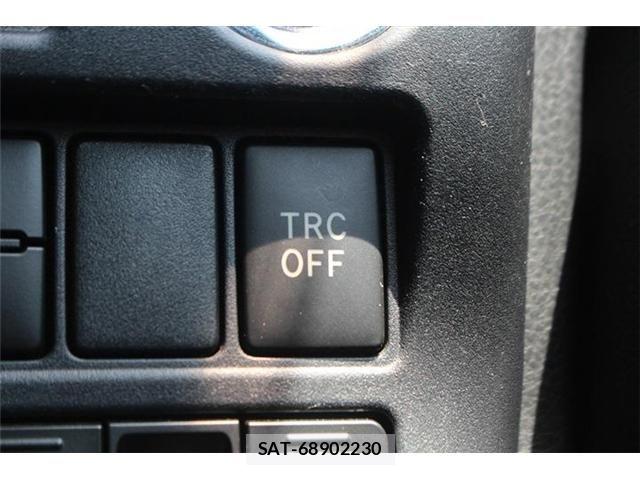 Toyota VOXY HYBRID 2018-06 6915313-27