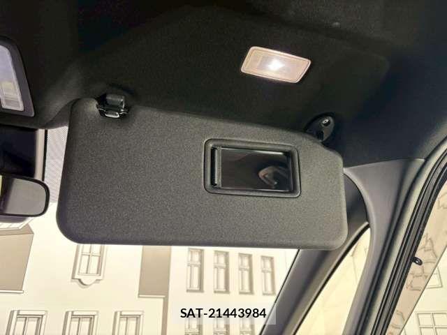 Toyota VOXY HYBRID 2022-03 6915278-11