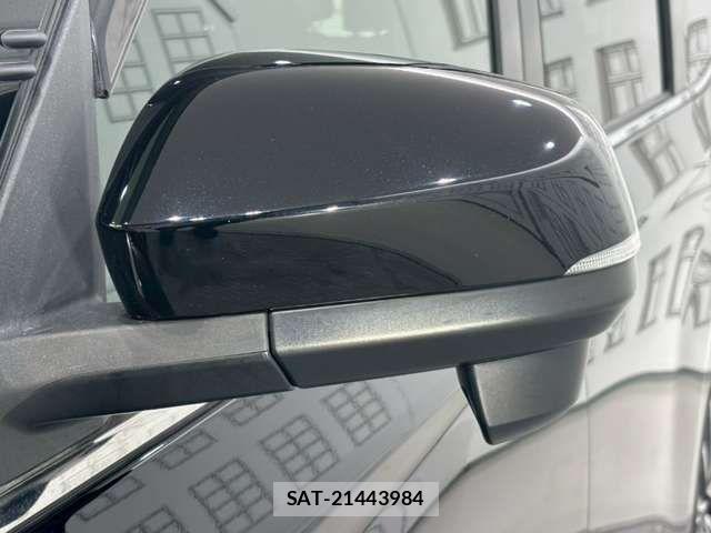 Toyota VOXY HYBRID 2022-03 6915278-17