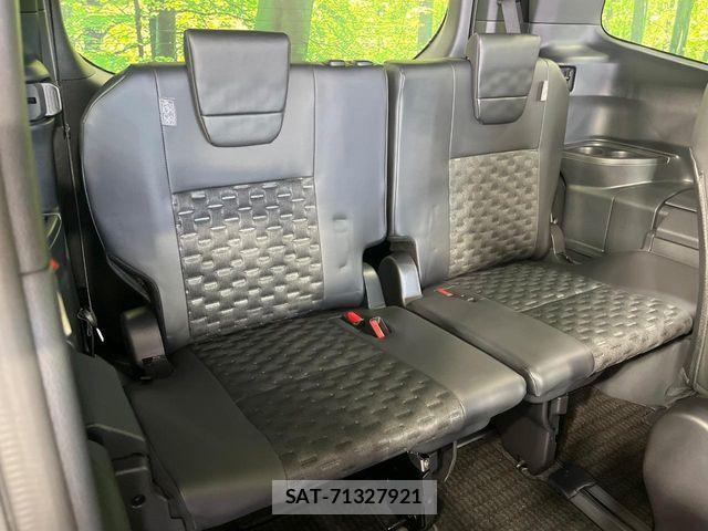 Toyota VOXY HYBRID 2024-05 6915262-9