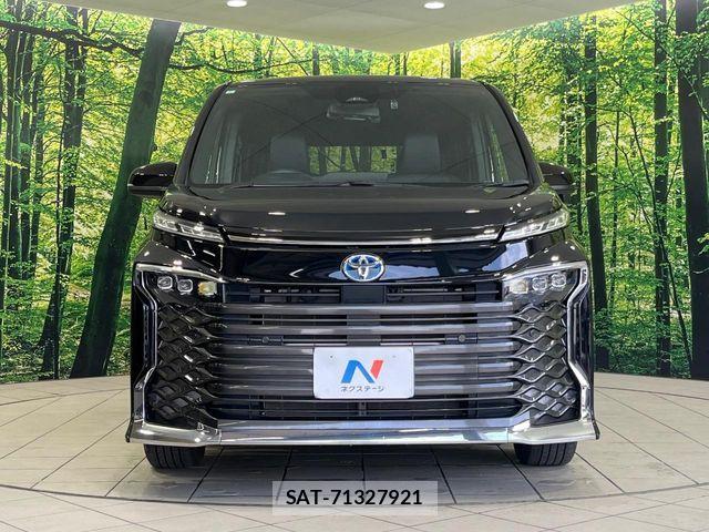 Toyota VOXY HYBRID 2024-05 6915262-14