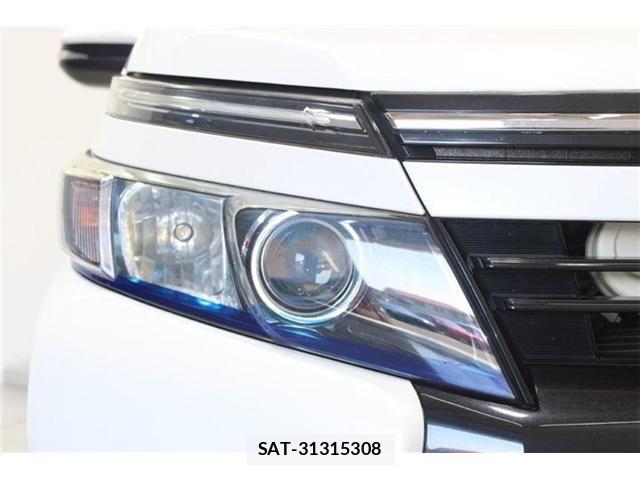 Toyota VOXY HYBRID 2016-03 6915317-18