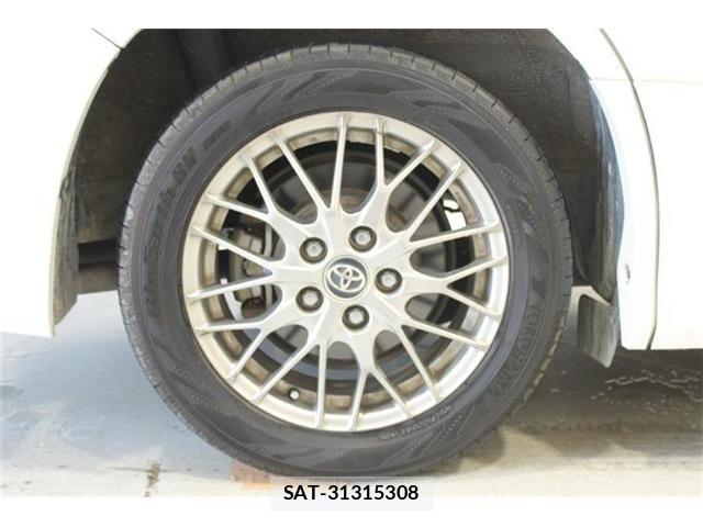Toyota VOXY HYBRID 2016-03 6915317-24