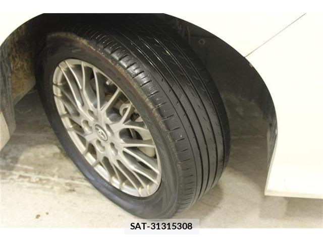 Toyota VOXY HYBRID 2016-03 6915317-29