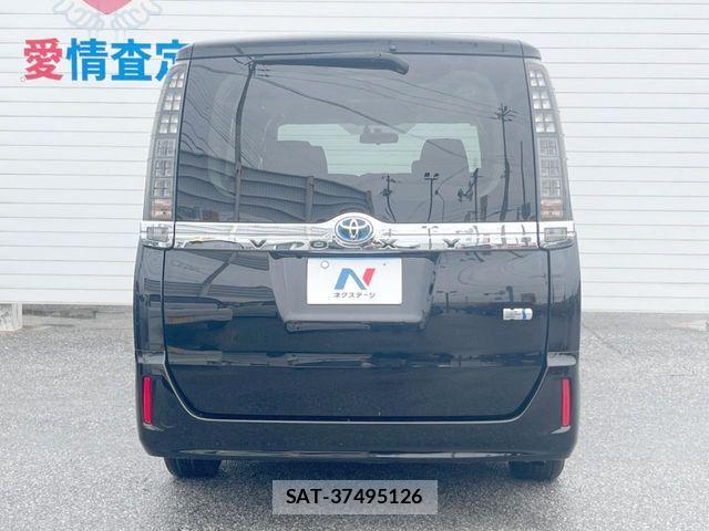 Toyota VOXY HYBRID 2015-01 6915322-16