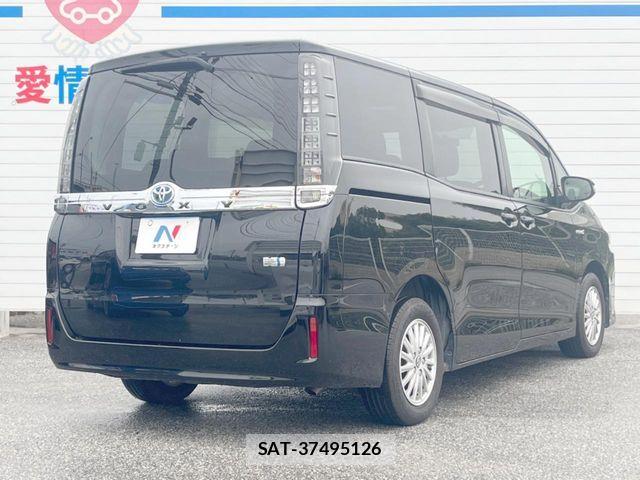 Toyota VOXY HYBRID 2015-01 6915322-17