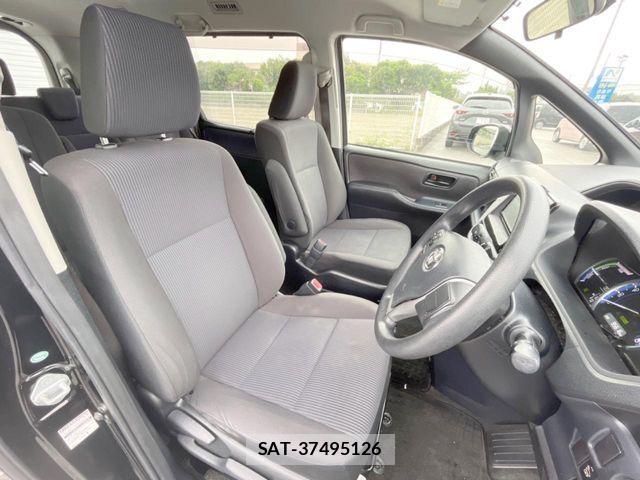 Toyota VOXY HYBRID 2015-01 6915322-8