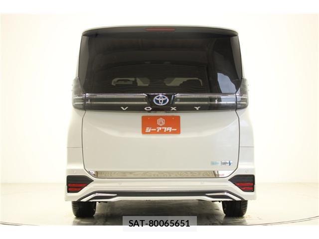 Toyota VOXY HYBRID 2023-02 6915289-10