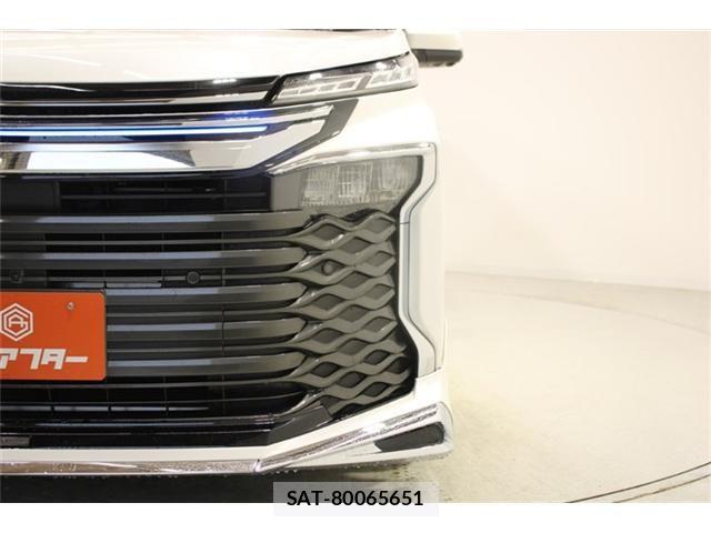 Toyota VOXY HYBRID 2023-02 6915289-13