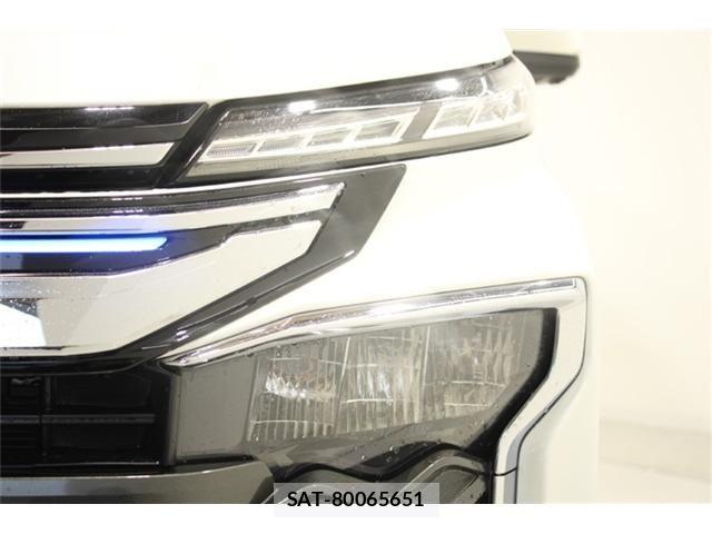 Toyota VOXY HYBRID 2023-02 6915289-14