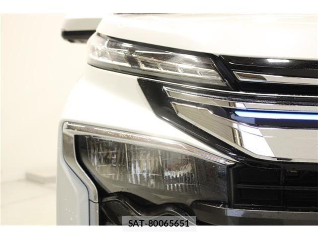 Toyota VOXY HYBRID 2023-02 6915289-16