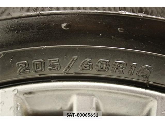 Toyota VOXY HYBRID 2023-02 6915289-26