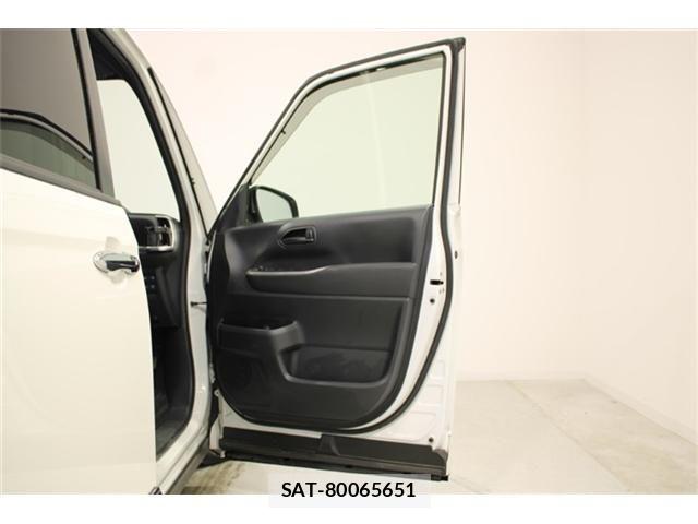 Toyota VOXY HYBRID 2023-02 6915289-28