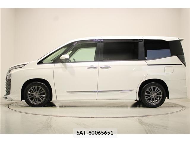 Toyota VOXY HYBRID 2023-02 6915289-8
