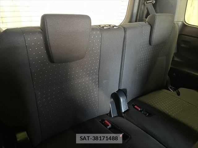 Toyota VOXY HYBRID 2018-12 6915311-9