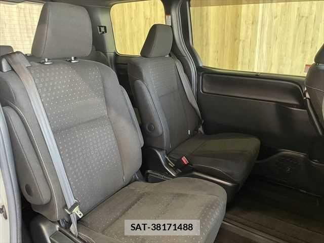 Toyota VOXY HYBRID 2018-12 6915311-10