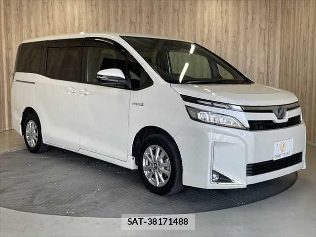 Toyota VOXY HYBRID 2018-12 6915311-17