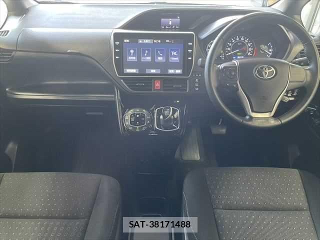 Toyota VOXY HYBRID 2018-12 6915311-2