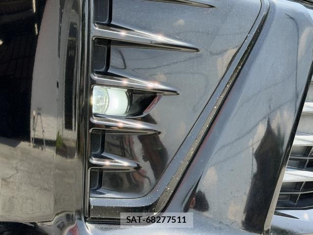 Toyota VOXY HYBRID 2017-07 6915319-9