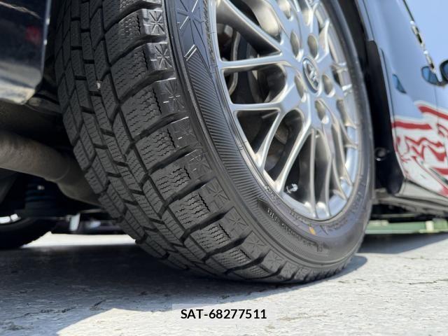 Toyota VOXY HYBRID 2017-07 6915319-10