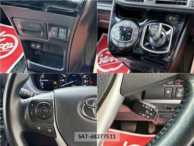 Toyota VOXY HYBRID 2017-07 6915319-12