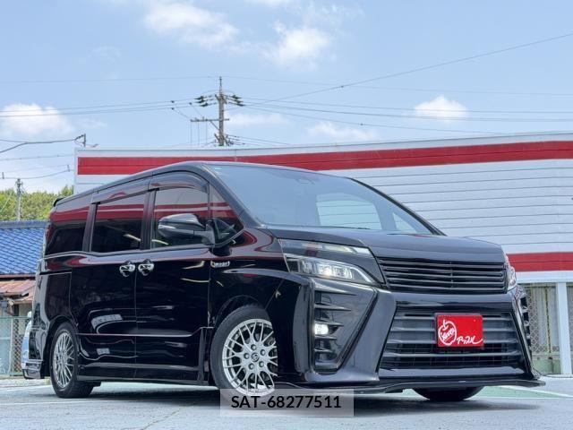 Toyota VOXY HYBRID 2017-07 6915319-1