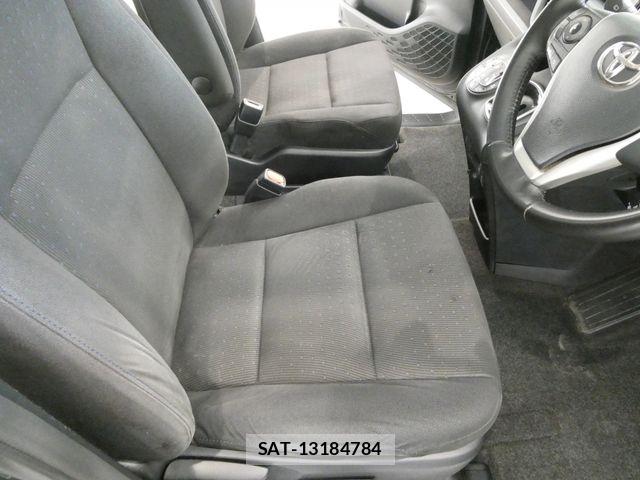 Toyota VOXY HYBRID 2016-08 6915318-15