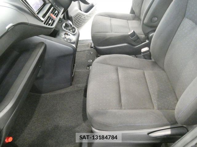 Toyota VOXY HYBRID 2016-08 6915318-18
