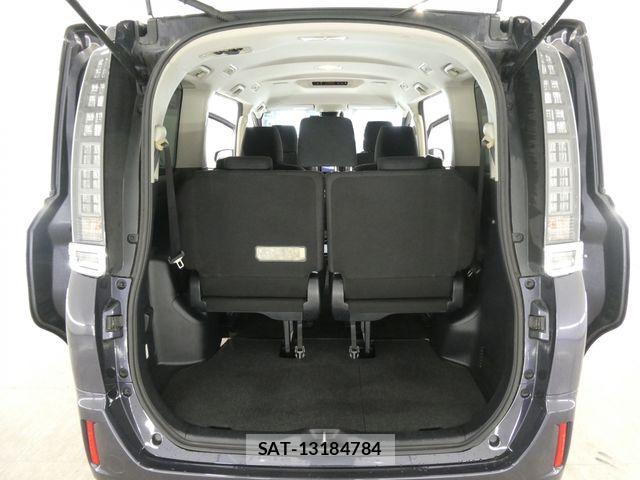 Toyota VOXY HYBRID 2016-08 6915318-21