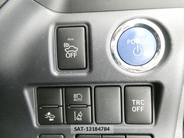 Toyota VOXY HYBRID 2016-08 6915318-23