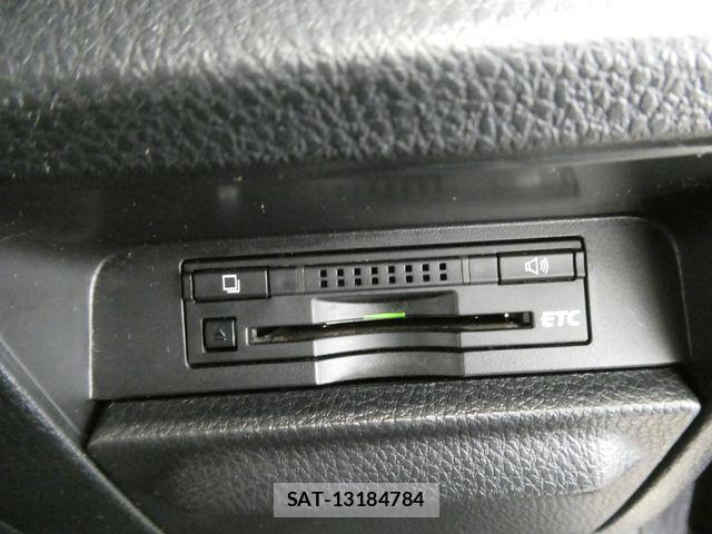 Toyota VOXY HYBRID 2016-08 6915318-24