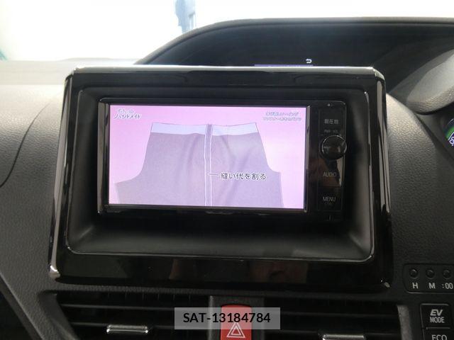 Toyota VOXY HYBRID 2016-08 6915318-26