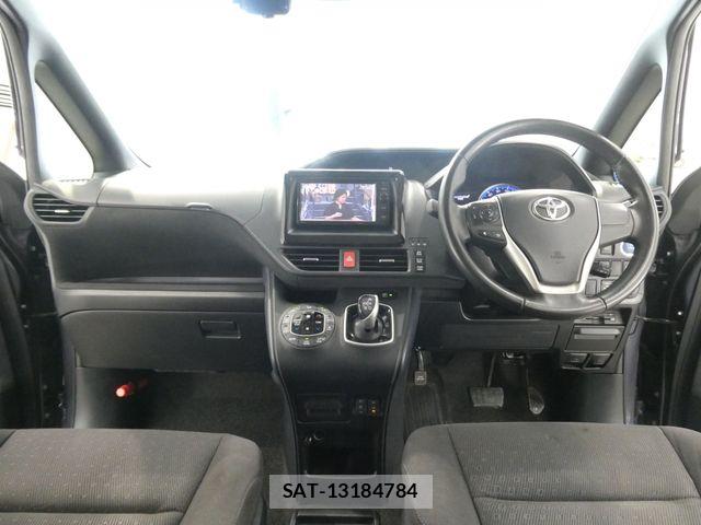 Toyota VOXY HYBRID 2016-08 6915318-2