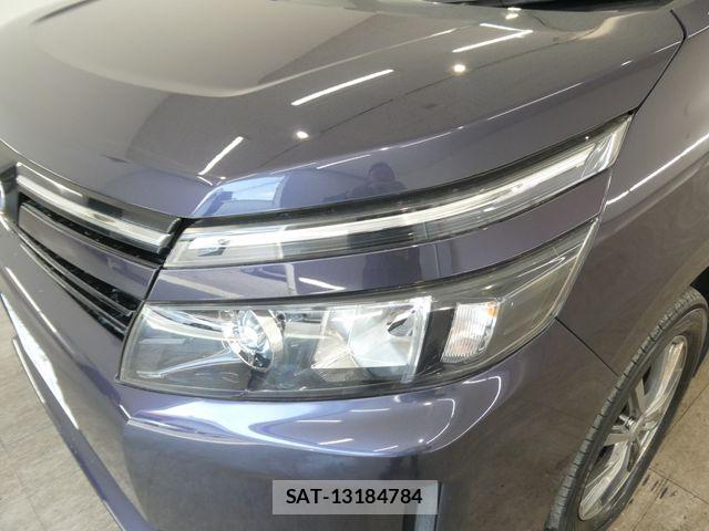 Toyota VOXY HYBRID 2016-08 6915318-5