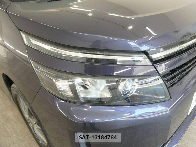 Toyota VOXY HYBRID 2016-08 6915318-6