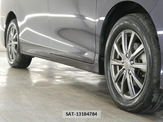 Toyota VOXY HYBRID 2016-08 6915318-7