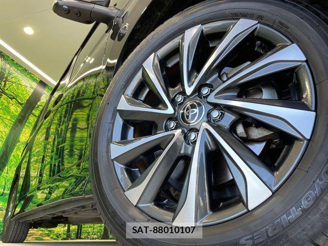 Toyota VOXY HYBRID 2024-04 6915268-12